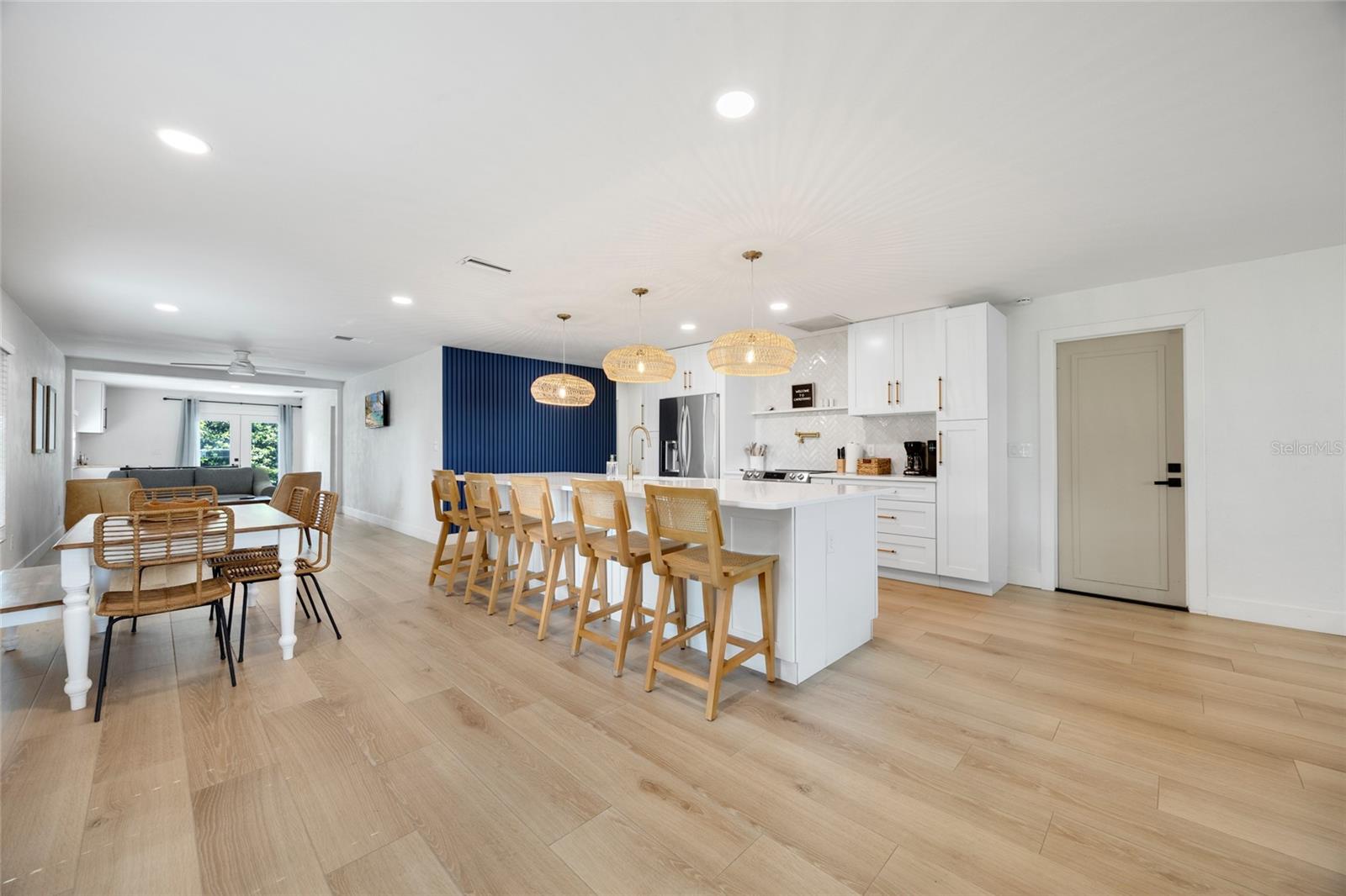 43 CAPISTRANO DR — photo 4