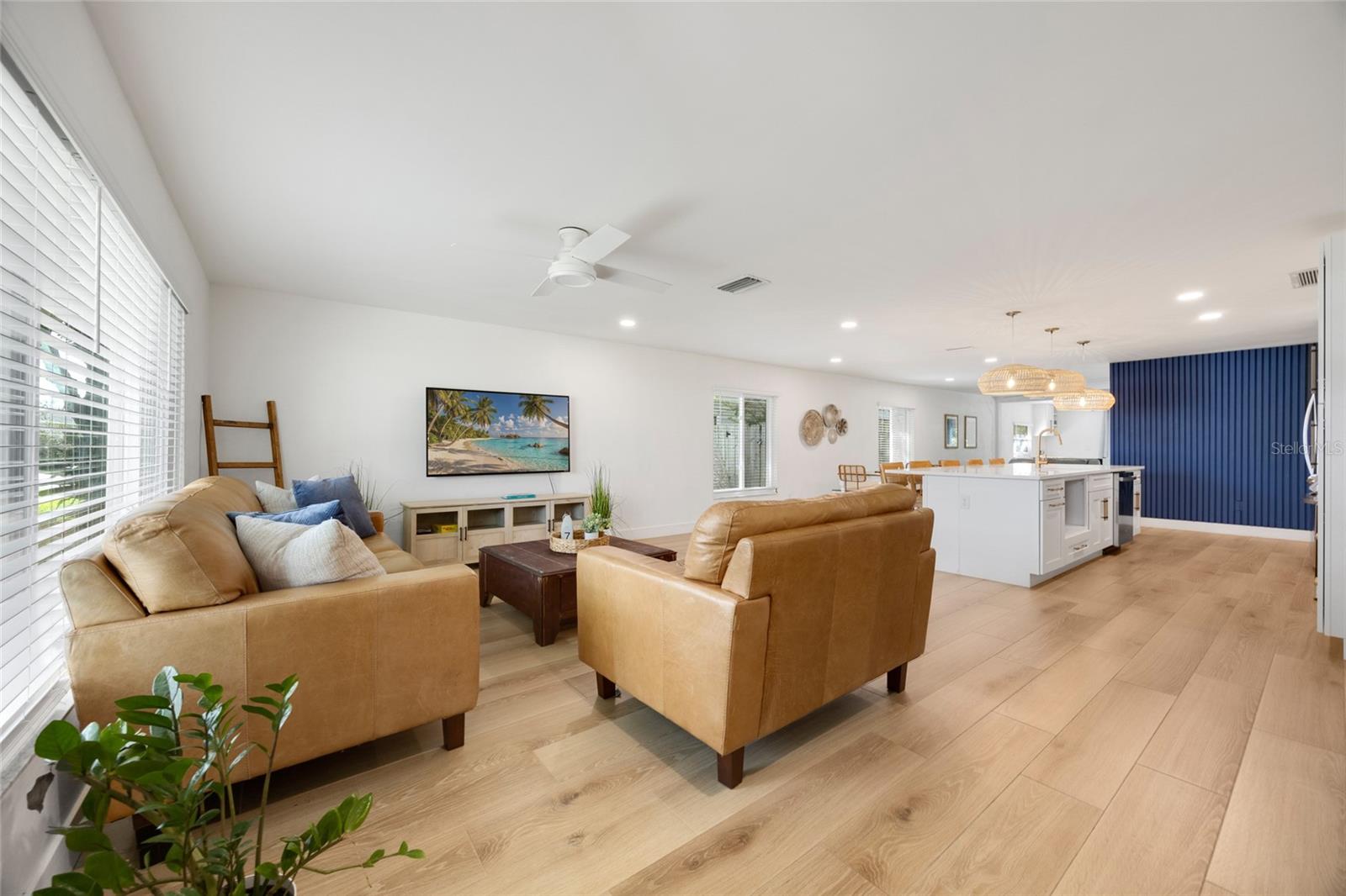 43 CAPISTRANO DR — photo 10