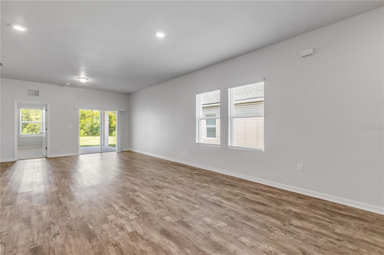 3006 NEVERLAND DR — photo 12
