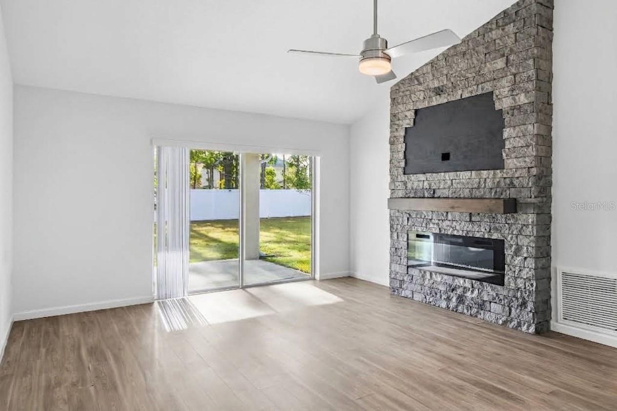 42 WOODBORN LN — photo 12