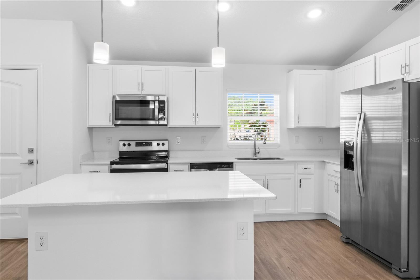 42 WOODBORN LN — photo 8