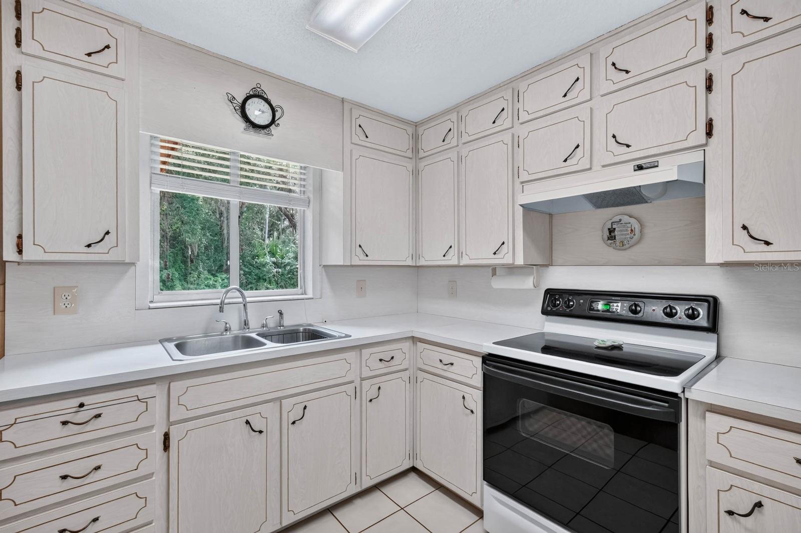 2152 SWOOPE DR — photo 8