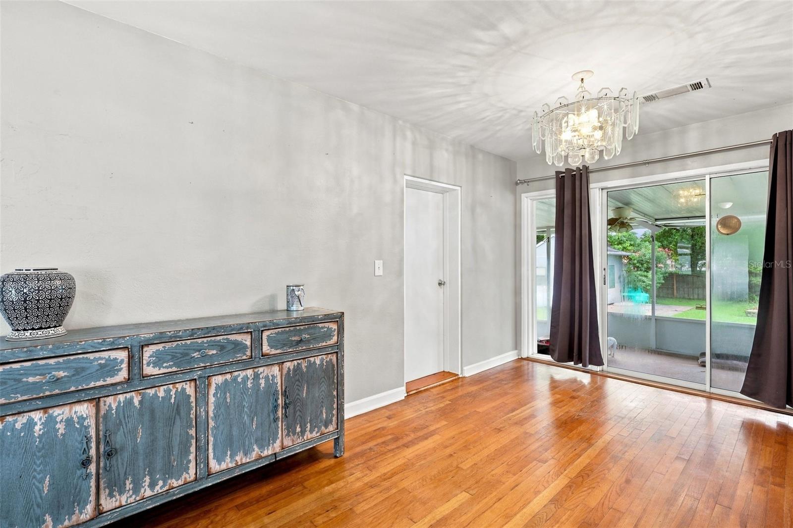 65 COMMUNITY DR — photo 10