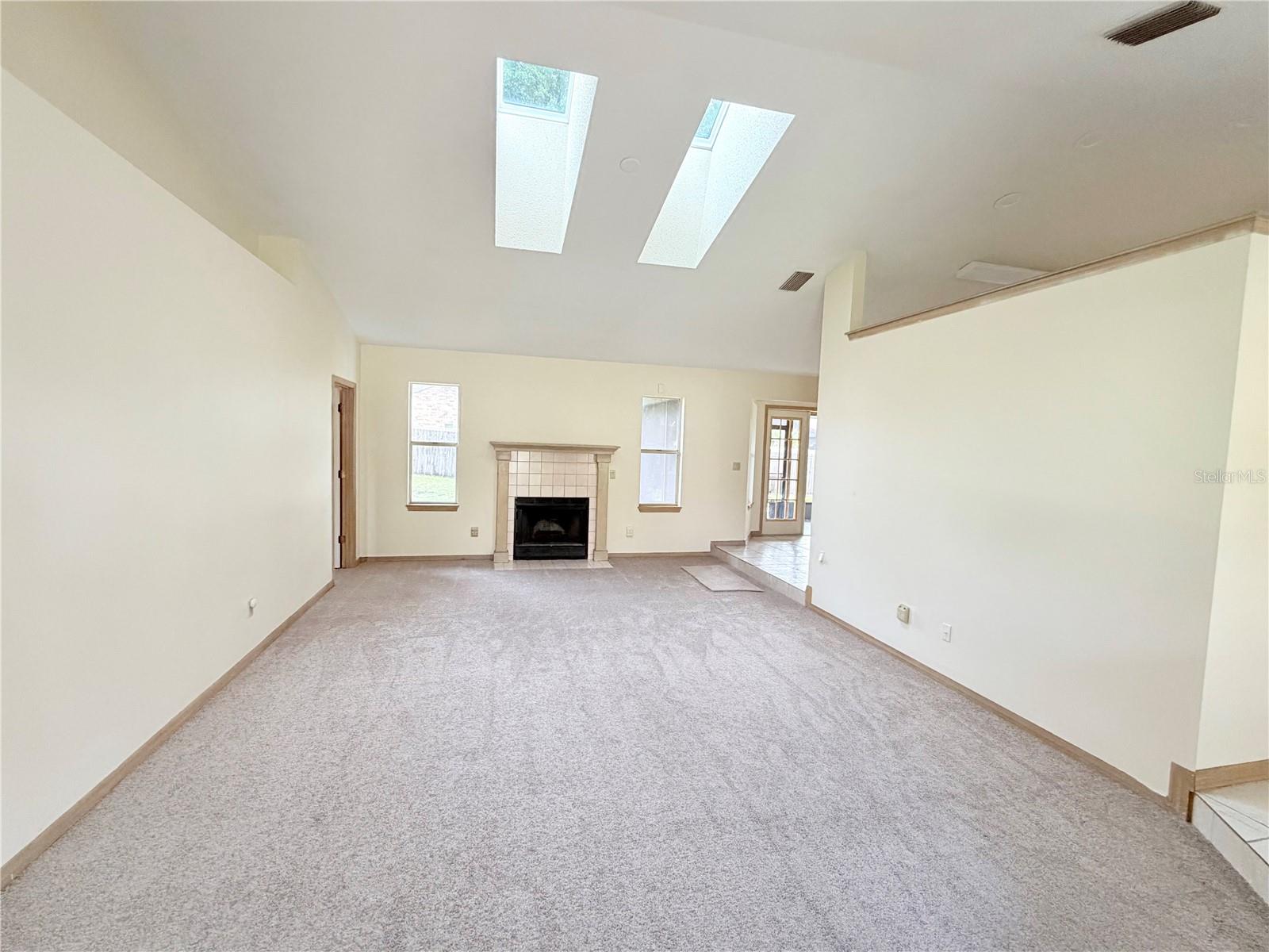 632 FOURWIND ST — photo 2