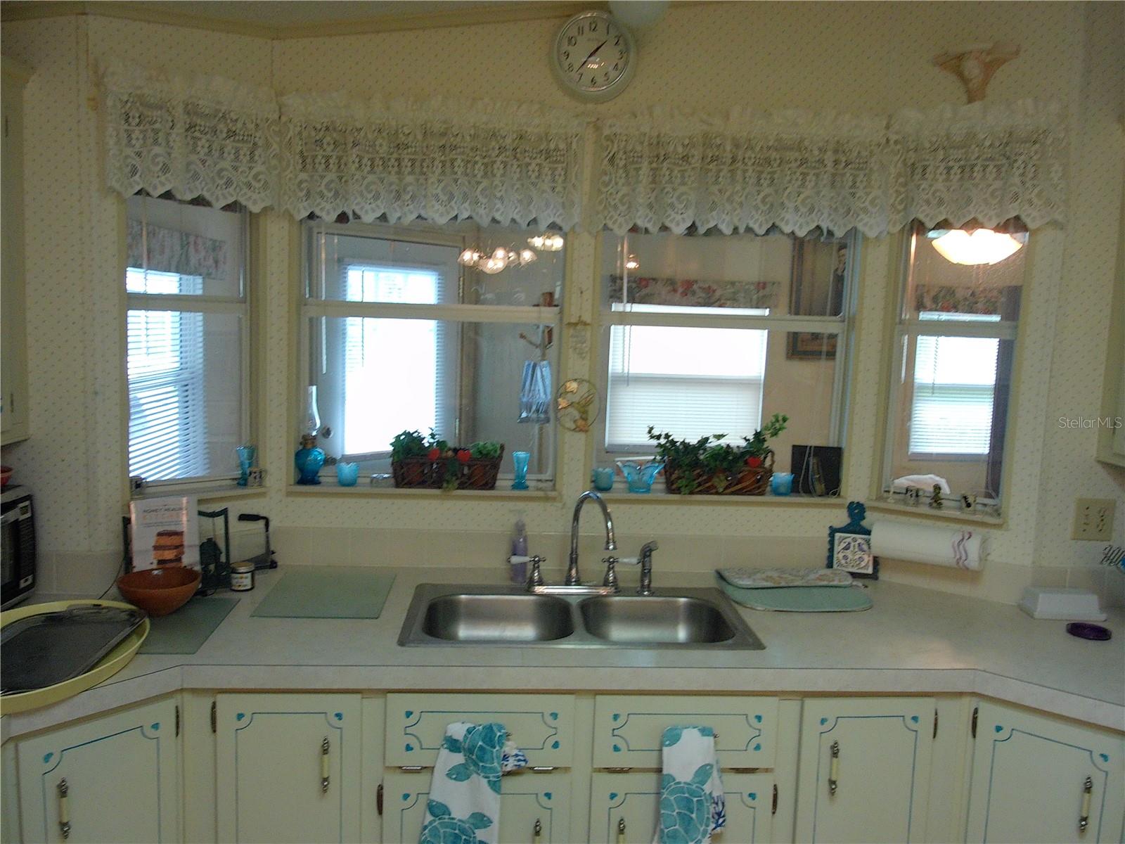 162 FLORENCE BLVD — photo 11