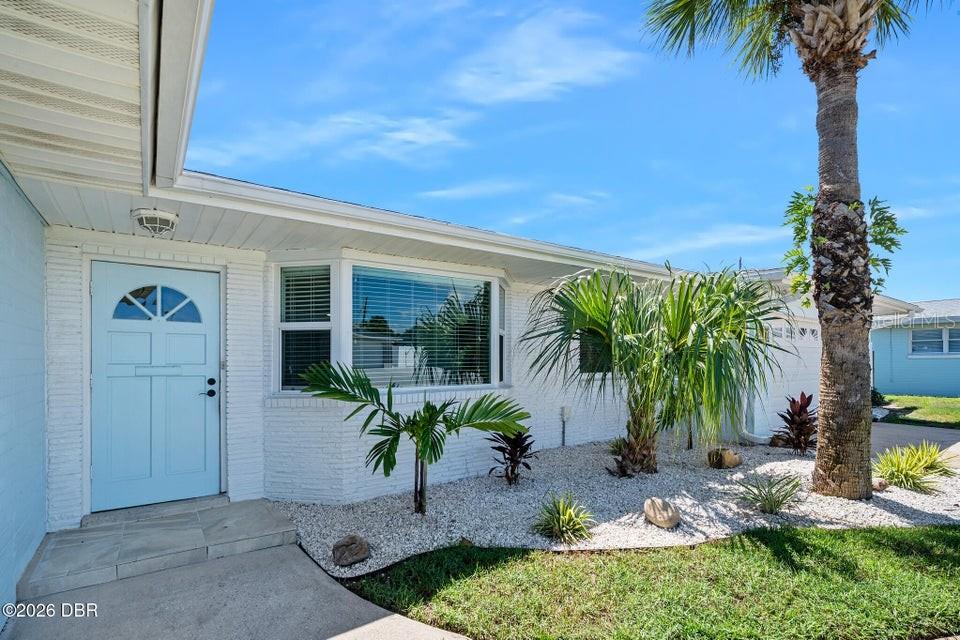 190 ELLICOTT DR — photo 6