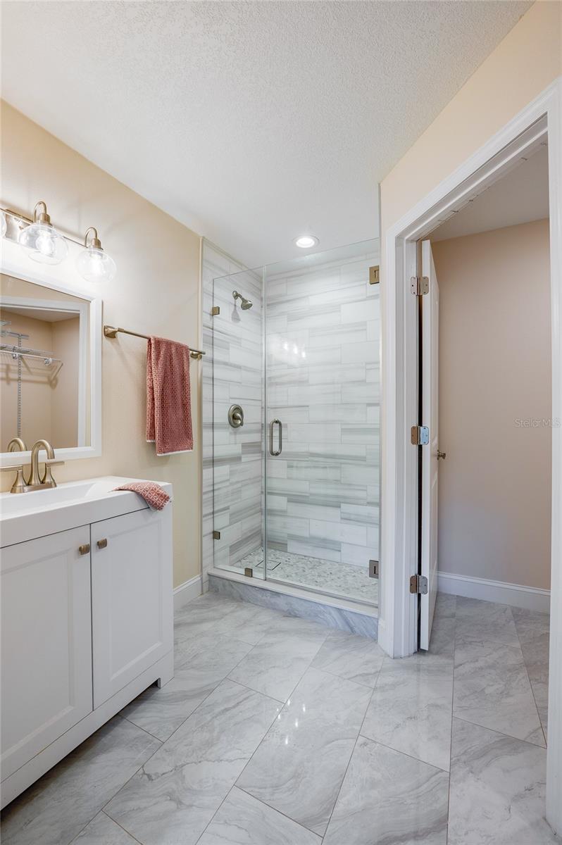 2592 GRASSY POINT DR #110 — photo 12