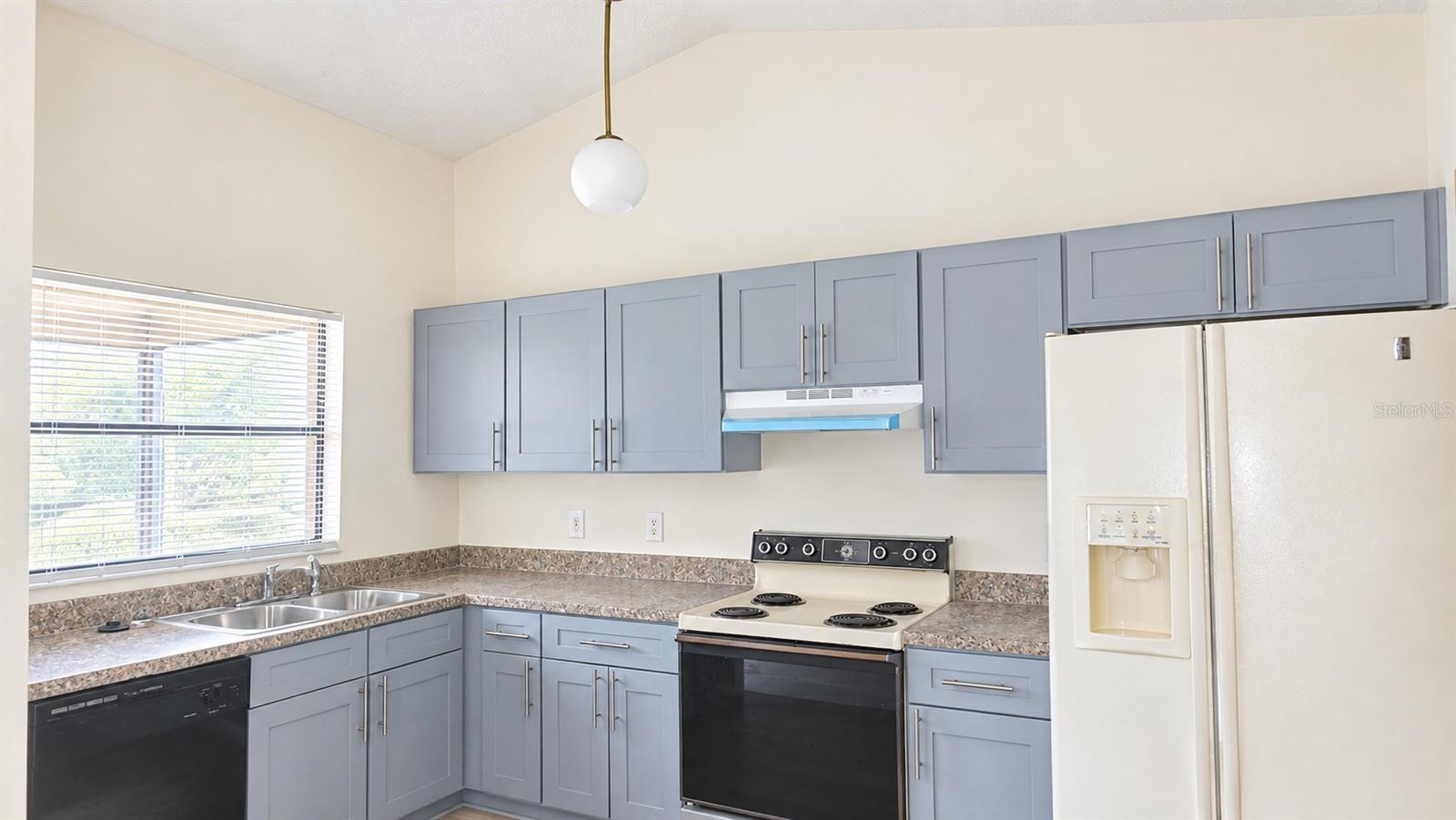 2585 DERBY DR — photo 5