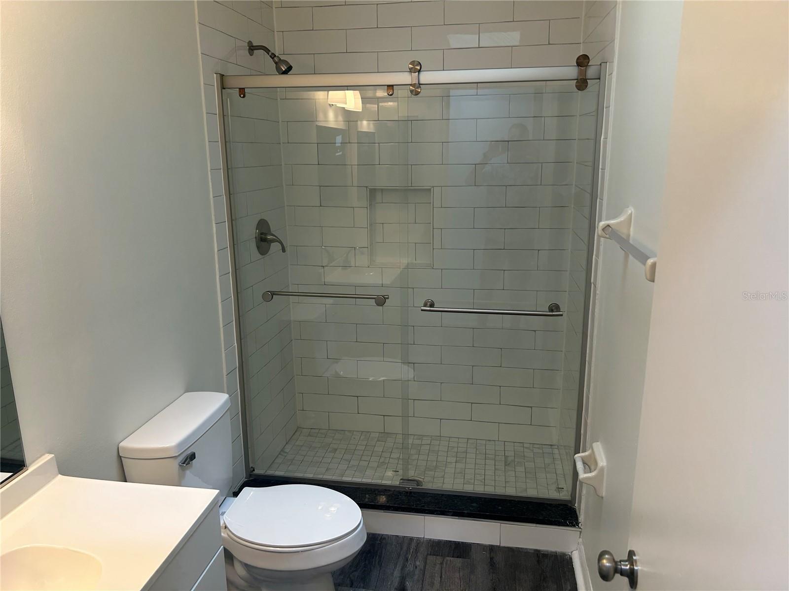 54 IVY LN — photo 10