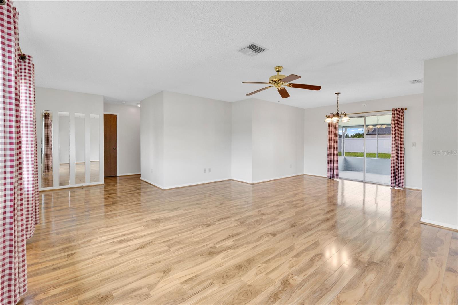 1922 VIENNA AVE — photo 4