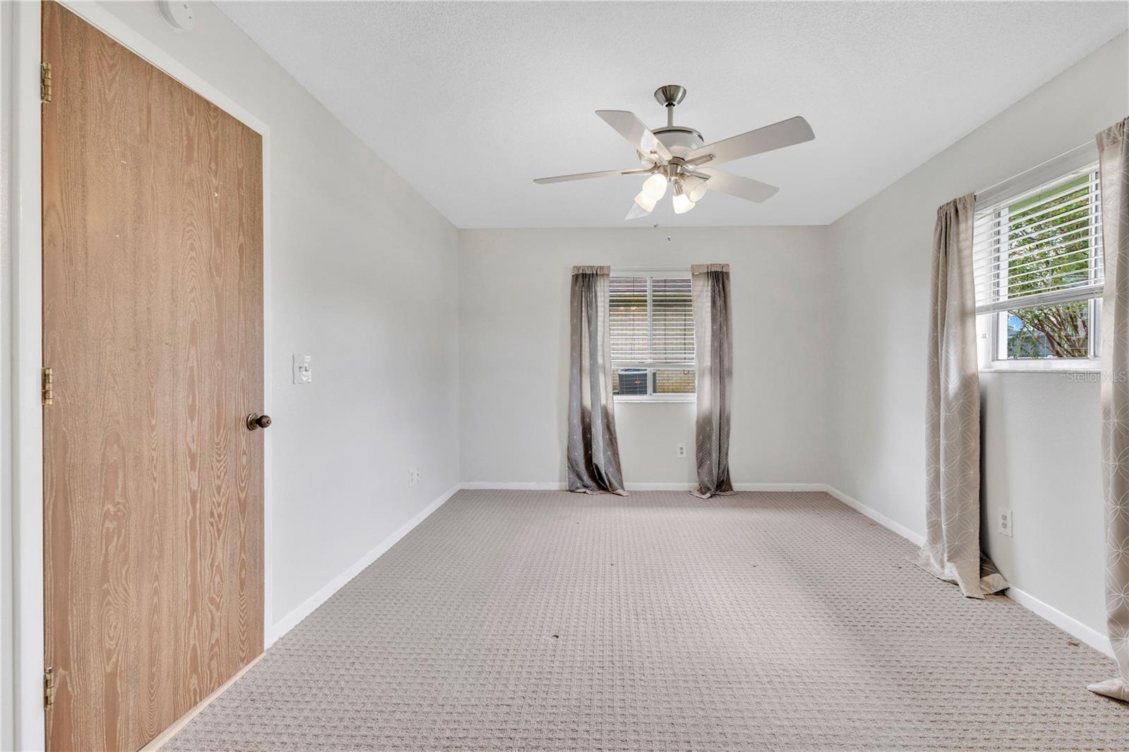 1922 VIENNA AVE — photo 10