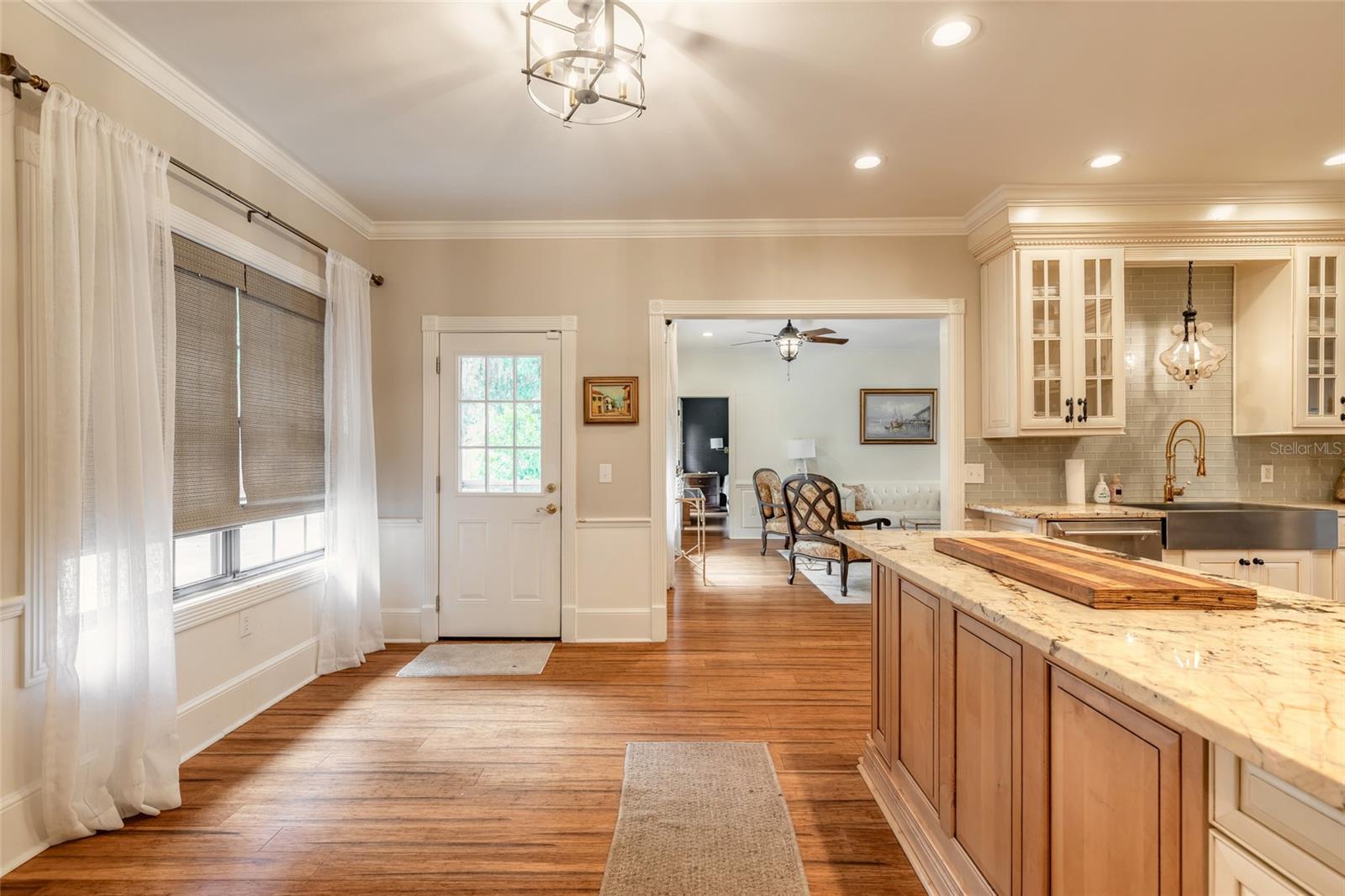 208 W STETSON AVE — photo 12