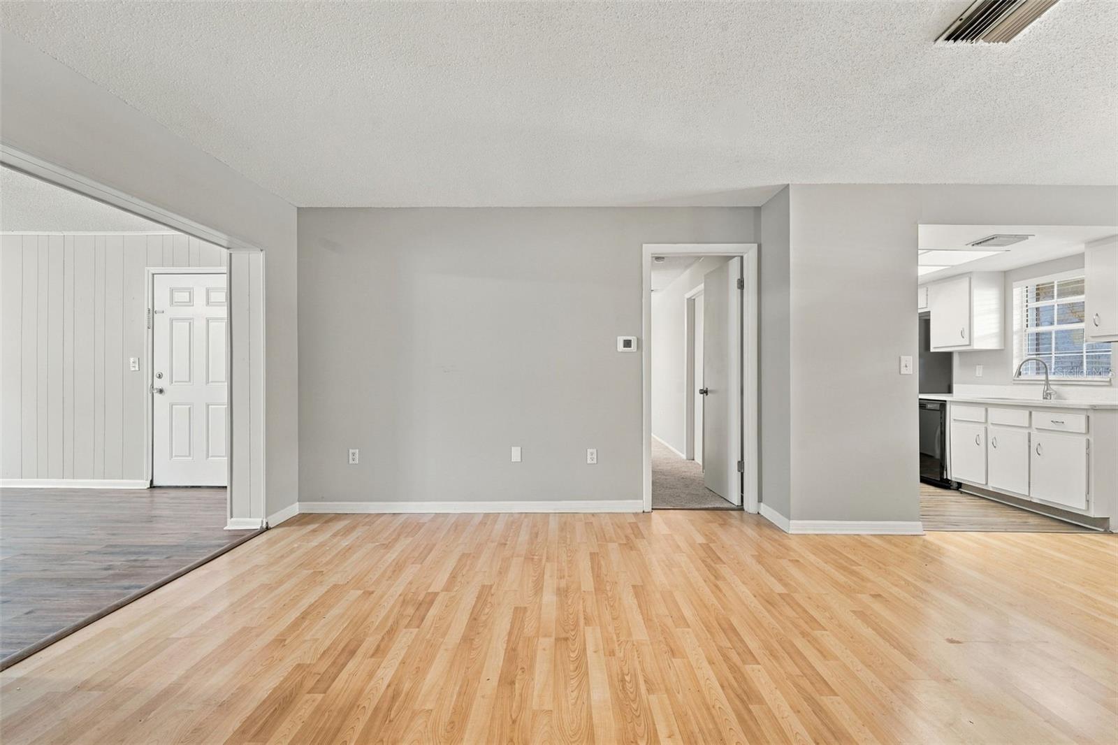 4750 KEMPSTON DR — photo 8