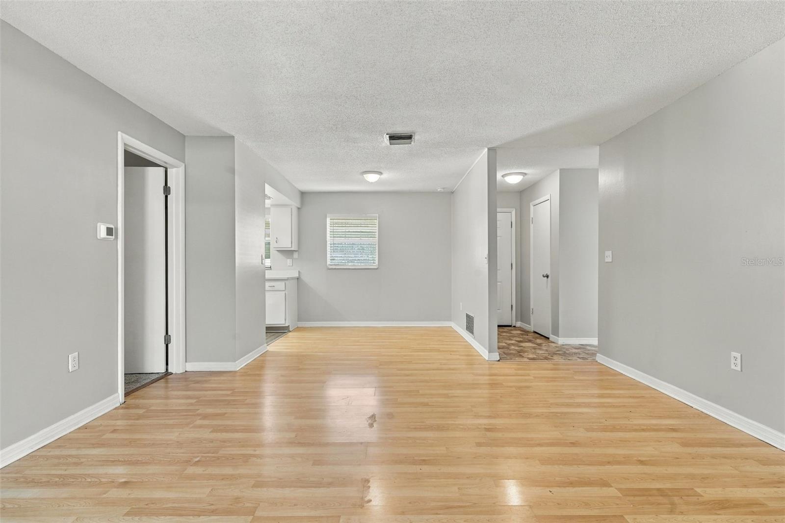 4750 KEMPSTON DR — photo 9