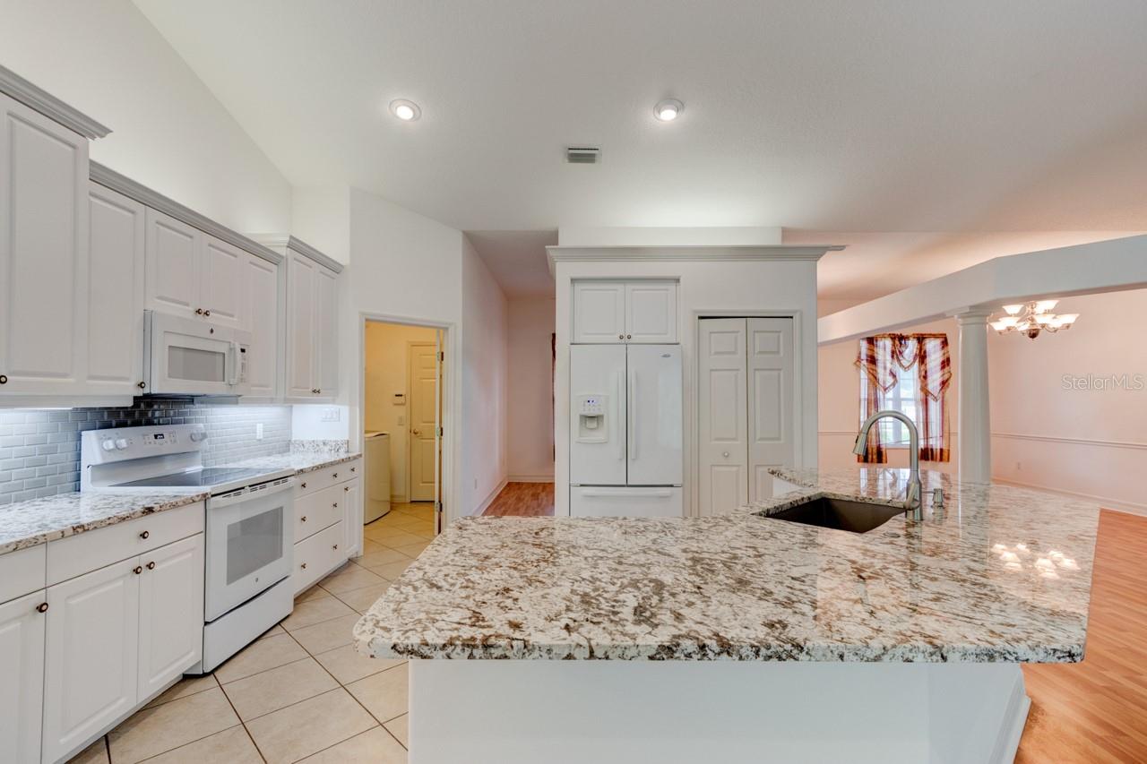 19 WATERBLUFF DR — photo 11