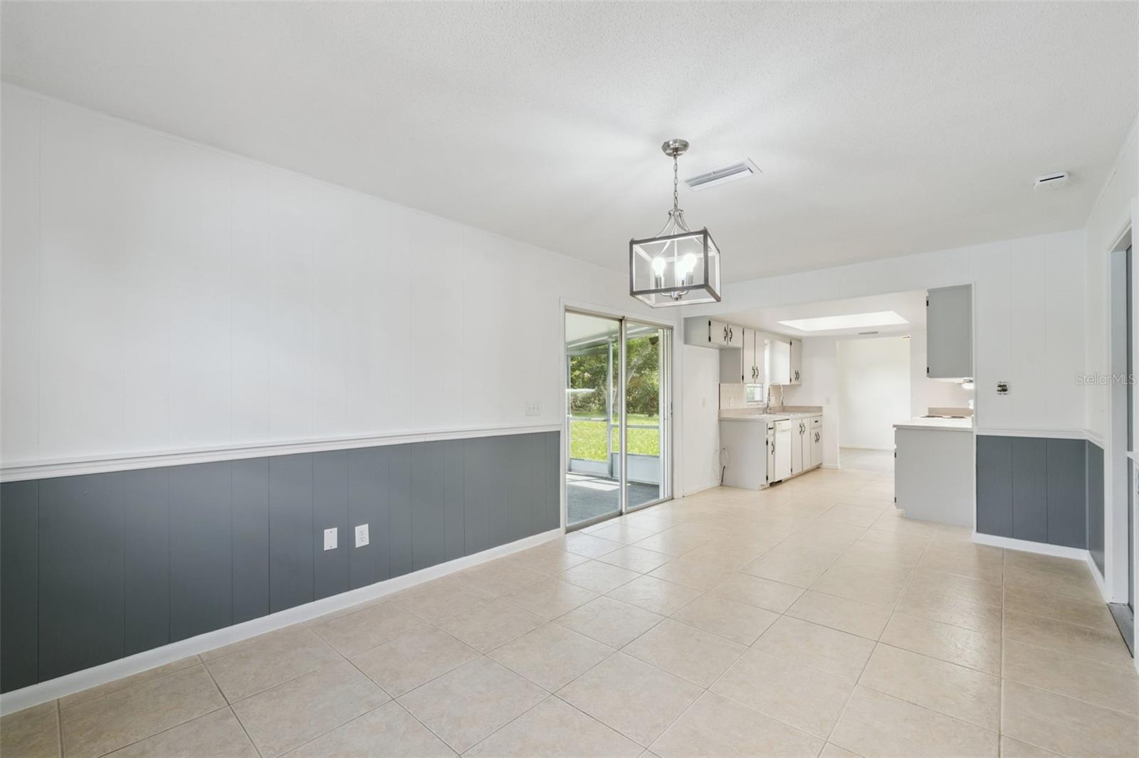 1679 E APACHE CIR — photo 12