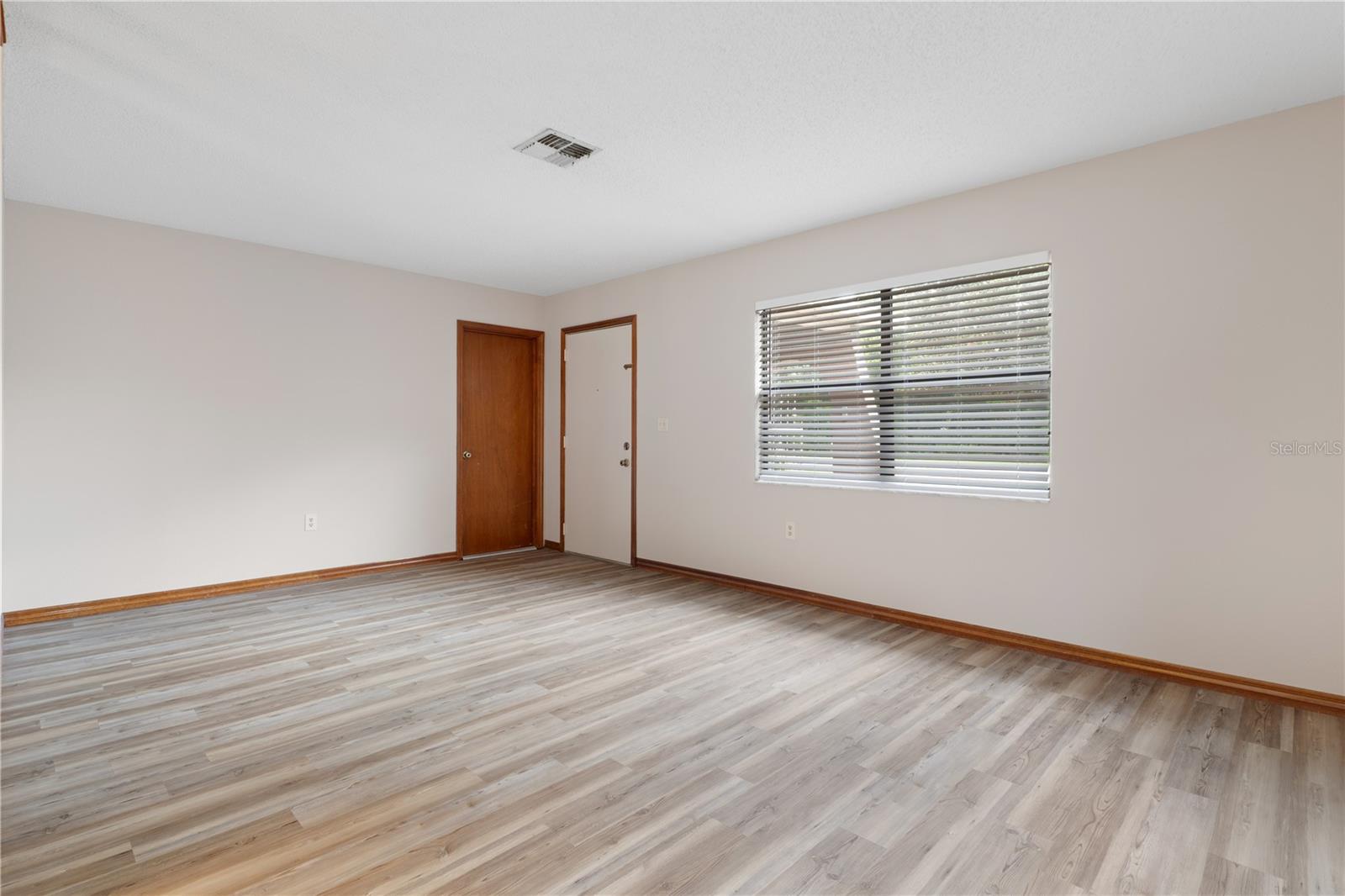 2354 DELTONA BLVD — photo 8