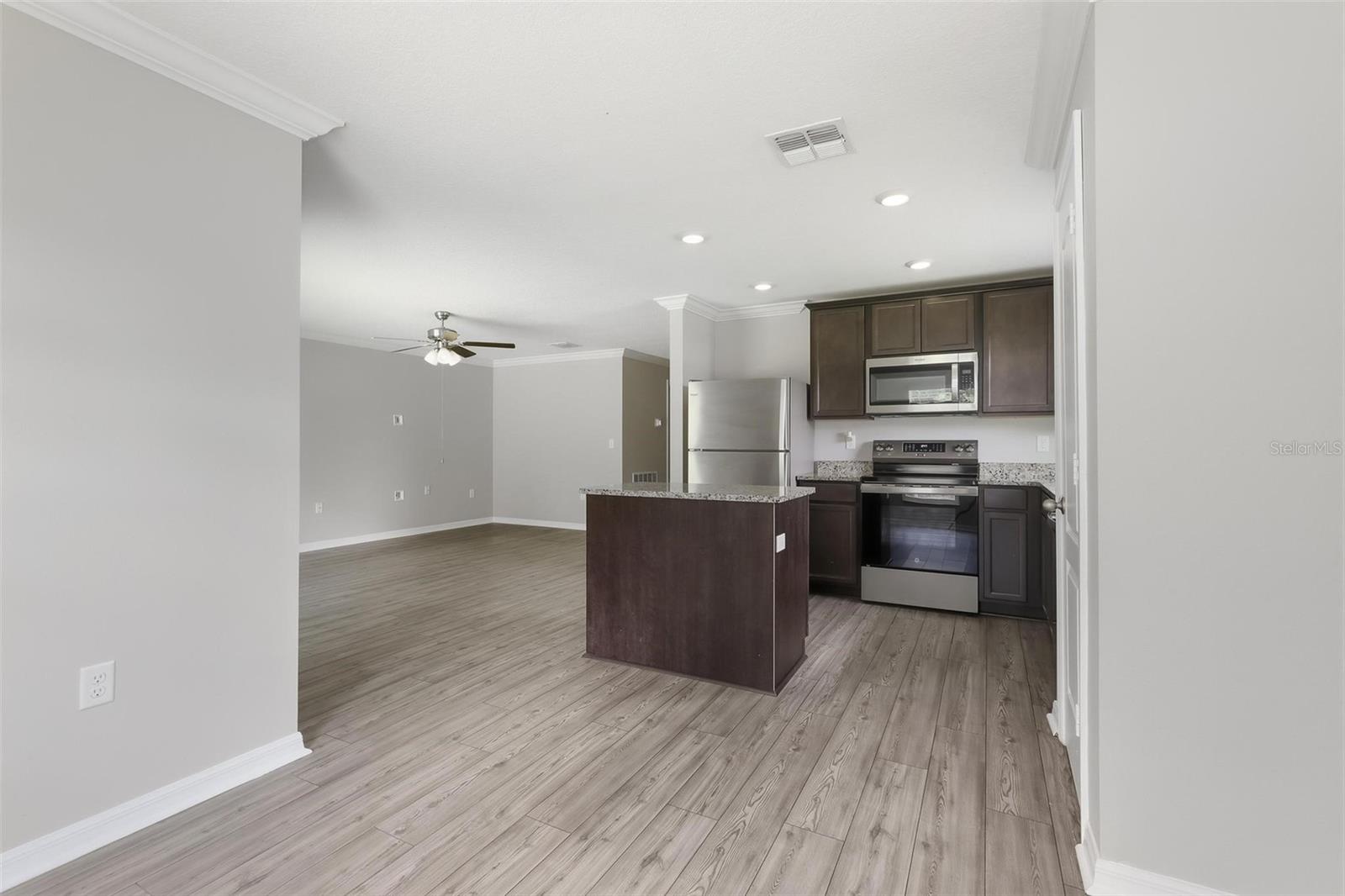 3477 COACHMAN DR — photo 12